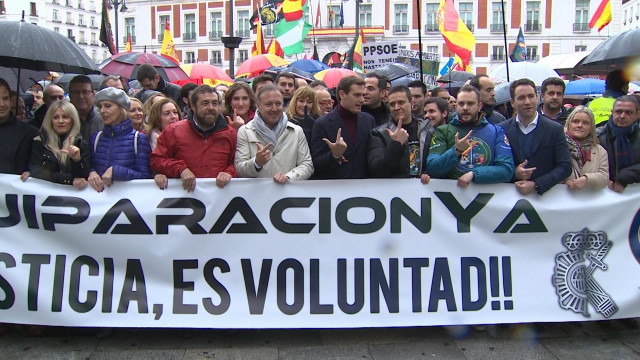 VÍDEO: Policías y guardias civiles reivindican en Madrid una equiparación salarial 