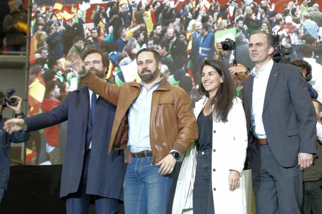 28A.- Abascal desprecia el debate de 