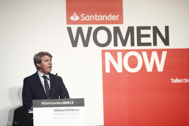Pedro Sánchez asiste a la inauguración de 'Santander WomenNow Summit'