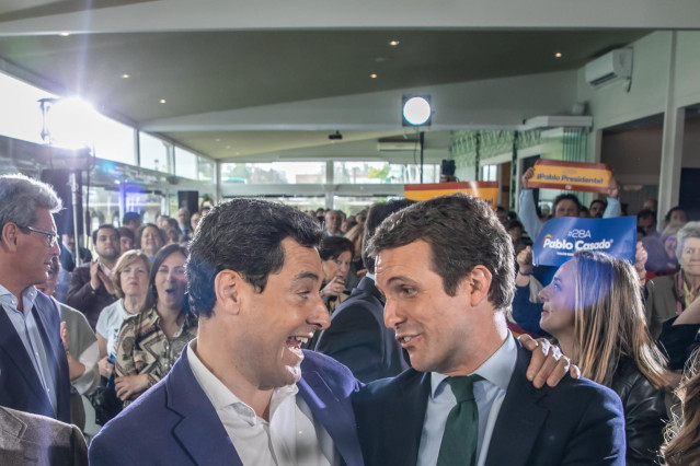 Pablo Casado interviene en un mitin en Sevilla
