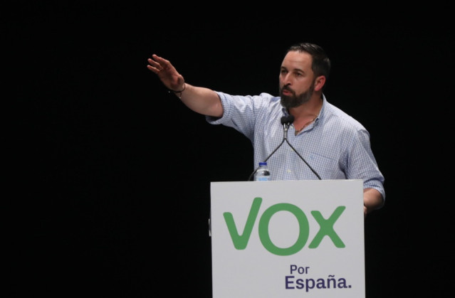 28A.- Abascal quiere que la Policía pueda echar a los okupas 