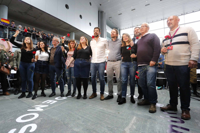 Pablo Iglesias interviene en un mitin en Vigo
