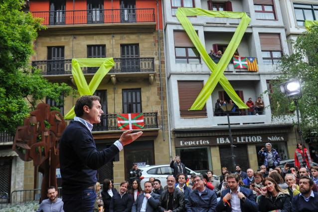 28A.- Cs incluye en su programa el compromiso de Rivera de que los exiliados por ETA puedan votar en su lugar de origen