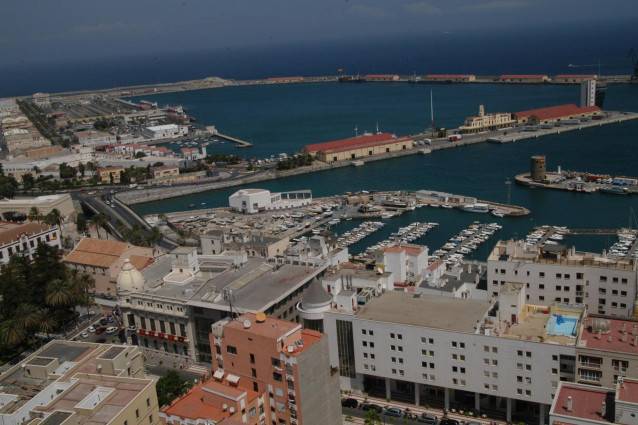 Puertos.-Autoridades Portuarias de Algeciras, Cádiz y Ceuta abogan por crear sinergias para hacer negocio en el Estrecho