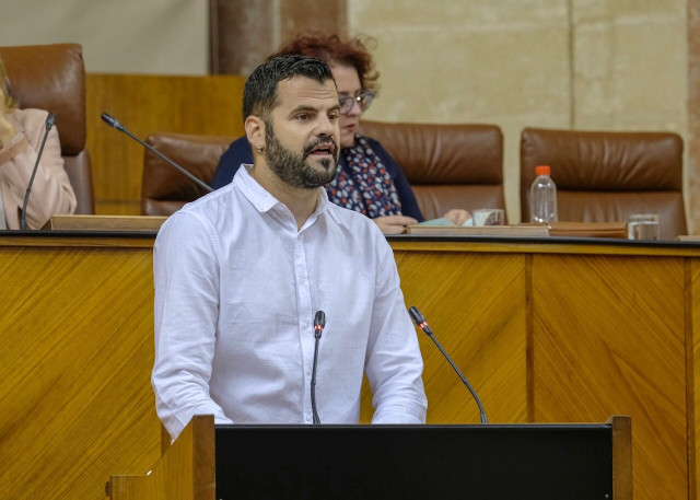 Parlamento pide que la Junta limite las casas de apuestas y no convenie con entidades deportivas que las publiciten