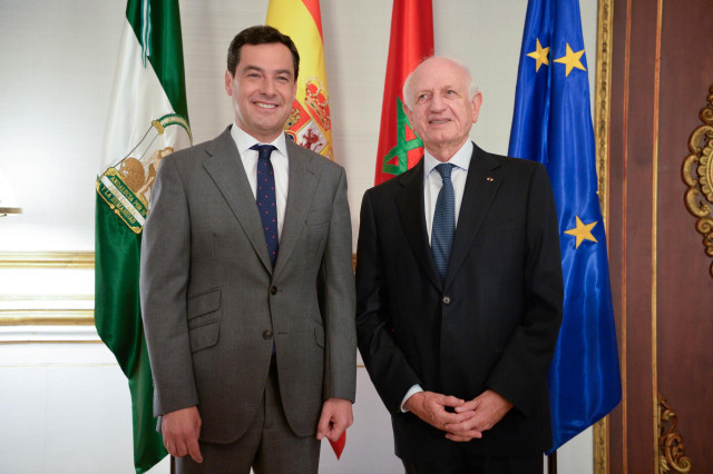Moreno traslada a André Azoulay, consejero de Mohamed VI, la importancia de estrechar las relaciones Andalucía-Marruecos