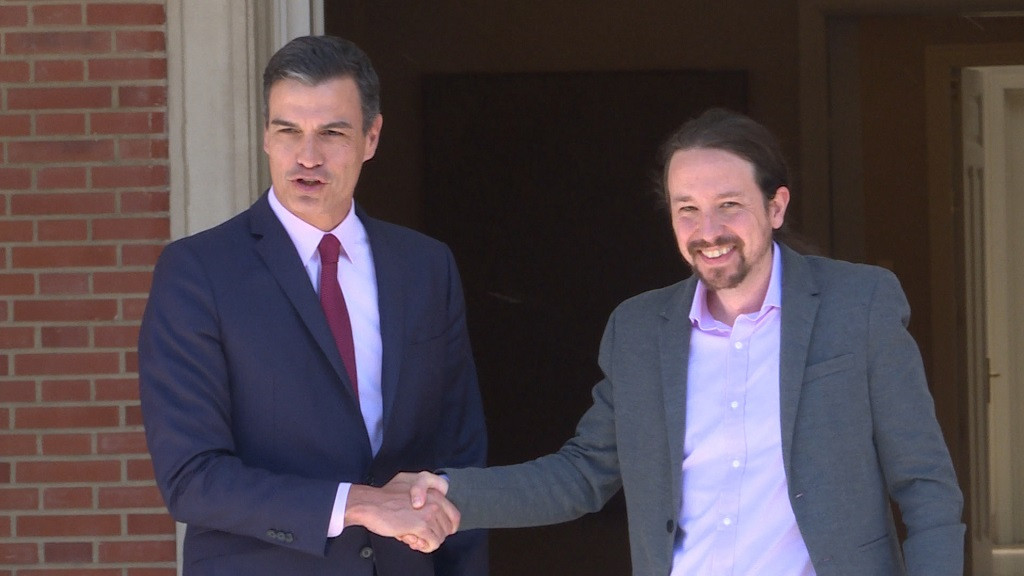 Pedro Su00e1nchez recibe a Pablo Iglesias en la Moncloa