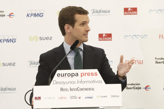 Casado acusa a Rivera de 