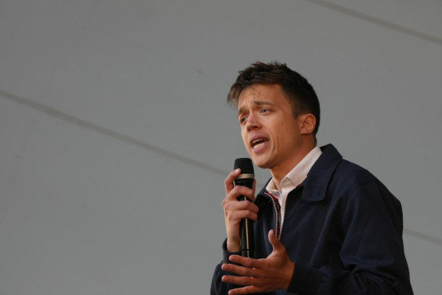 26M.- Errejón dice que los comicios los decidirá la abstención y que ya no hay que votar a la defensiva sino con sonrisa
