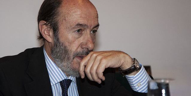 La Complutense rinde homenaje en su web a Rubalcaba, un 