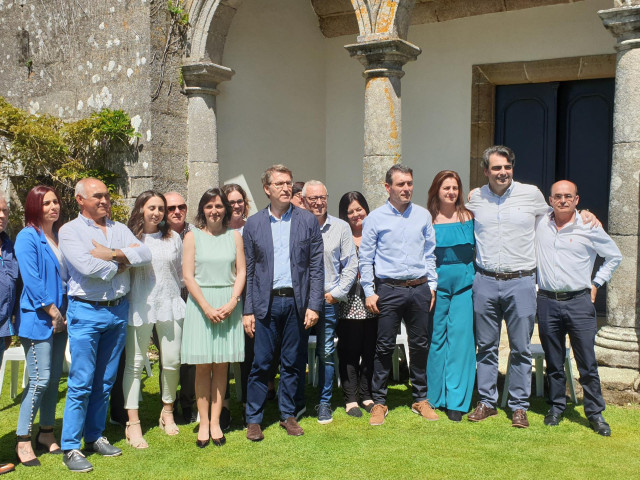 Mitin en Vimianzo (A Coruña) del presidente del PP de Galicia, Alberto Núñez Feijóo