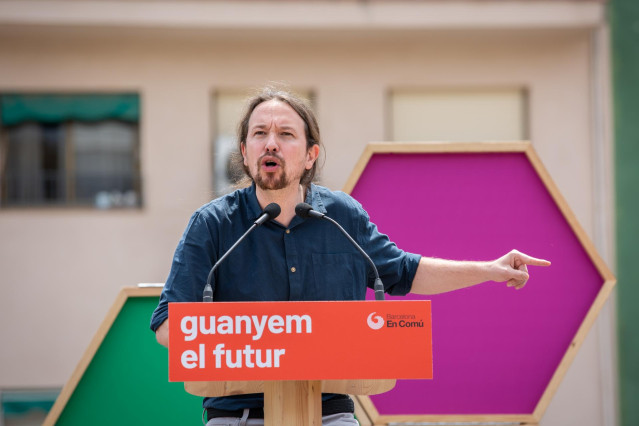 Acto de campaña de Comú Podem en la Plaza Ángel Pestanya en Barcelona