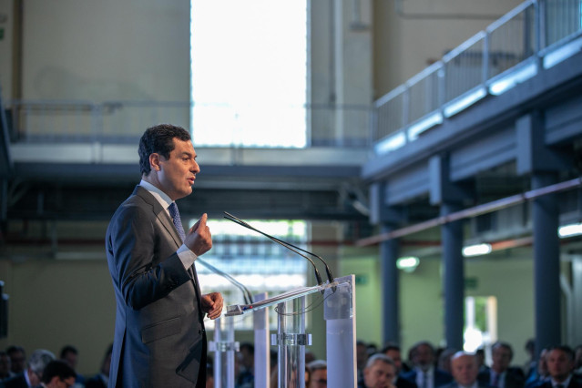 Juanma Moreno, pronuncia una conferencia en el Foro ABC