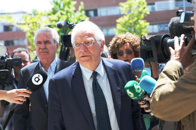 Continuan las visitas al Hospital Puerta de Hierro de Majadahonda (Madrid) donde se encuentra ingresado Alfredo Pérez Rubalcaba
