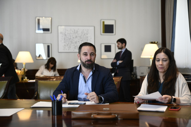 Diputados de diferentes formaciones políticas presentan sus credenciales en el Congreso de los Diputados