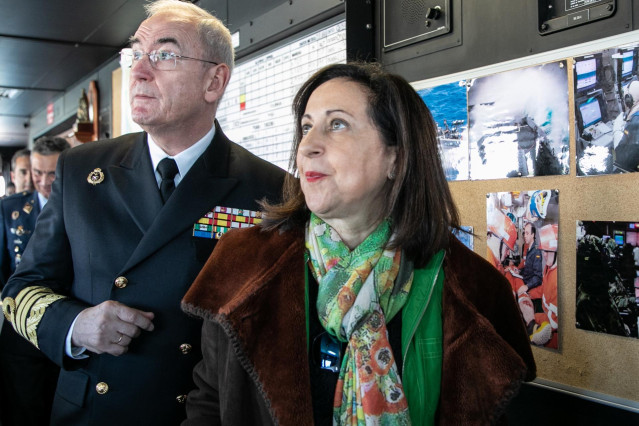 Margarita Robles visita la Base Naval de Rota