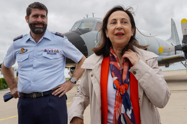 Margarita Robles, visita la Base aérea de Morón en Sevilla