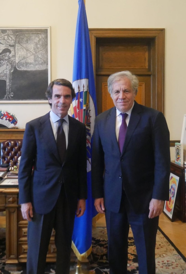 Aznar se reúne con Almagro para hablar del 