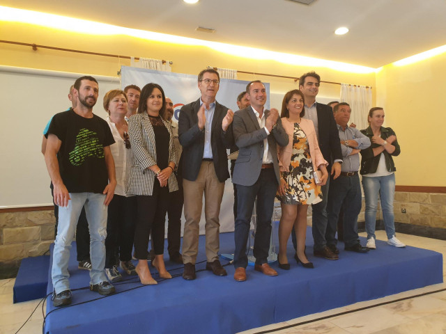 El presidente del PP de Galicia, Alberto Núñez Feijóo, en un mitin en Padrón (A Coruña)