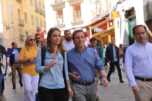 26M.- Almeida promete remodelación integral de las calles del barrio Universidad y una campaña promocional de Centro