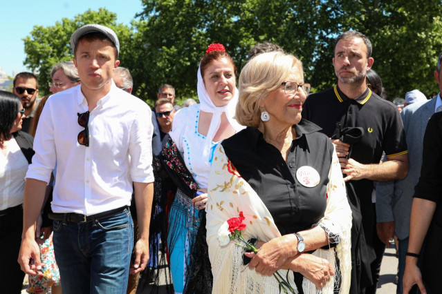 Carmena se va de la pradera sin probar las gallinejas y con gritos de 'La Alcaldía se te queda pequeña, ¡a presidenta!'