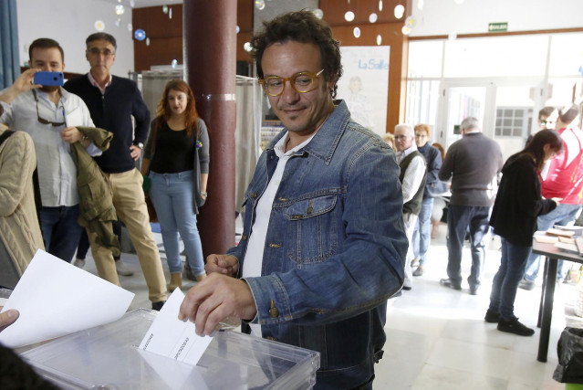 La coordinadora general de Podemos Andalucía, Teresa Rodríguez, acude a votar