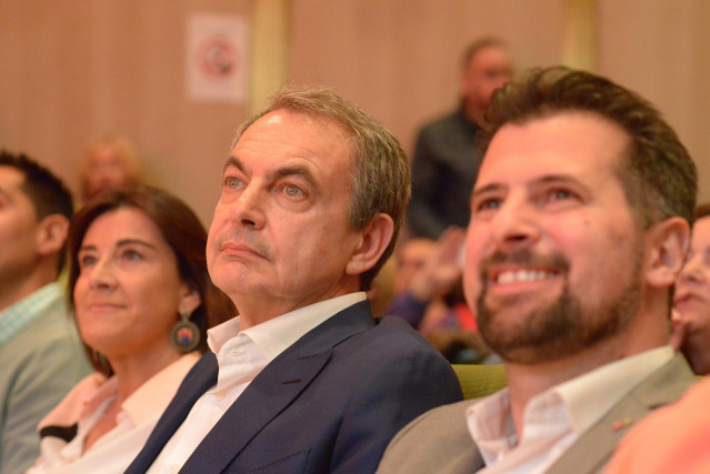 Acto de campaña del PSOE celebrado en el Hotel Tey Sancho en Palencia
