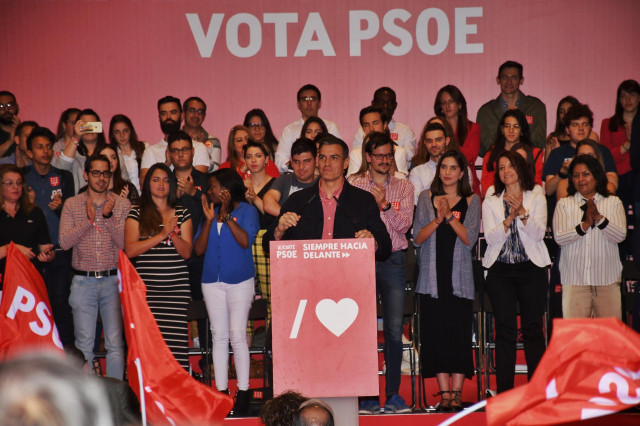 Acto del PSOE celebrado en Avenida Doctor Gadea en Alicante