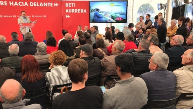 AMP.- Ábalos dice que PSOE no renunciará al diálogo pese a 