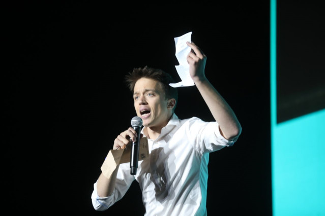 26M.- Errejón Pide Respeto A La 