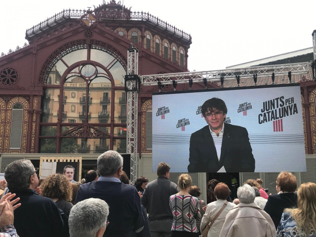AMP.- 26M.- Puigdemont apela a situar 