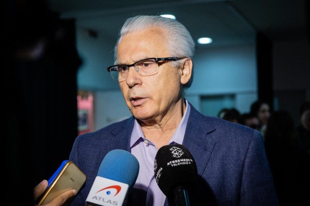 El exjuez Baltasar Garzón se reúne con activistas de derechos humanos y sociales