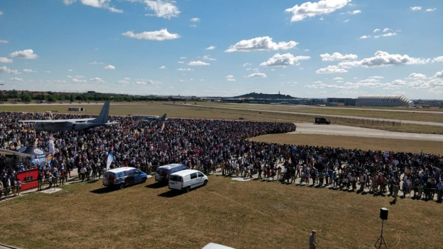 Getafe.- Unas 100.000 personas asisten en la Base Aérea a un festival con exhibiciones acrobáticas