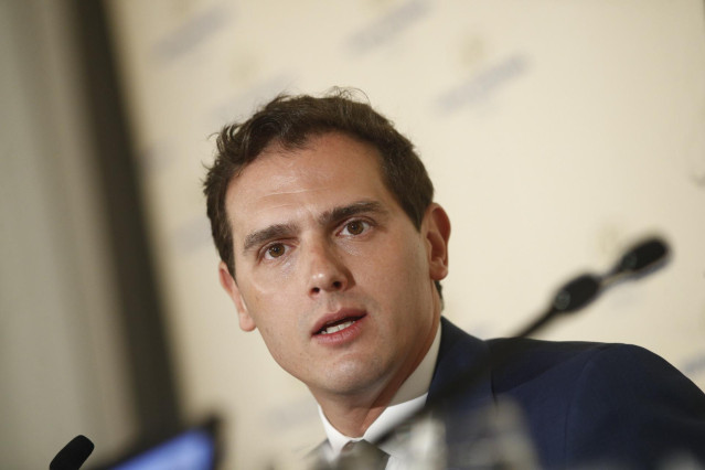 AMP.- Rivera rechaza una abstención y dice a Casado que Cs gobernará cuando el Ejecutivo de Sánchez 