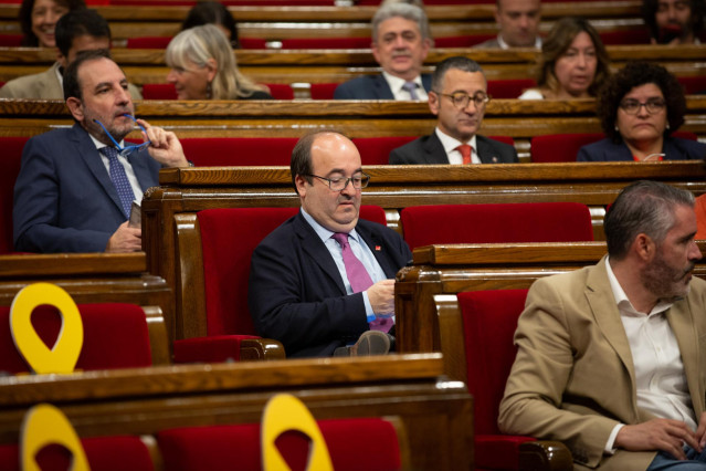 El Parlament rechaza que Iceta sea senador y bloquea que presida el Senado