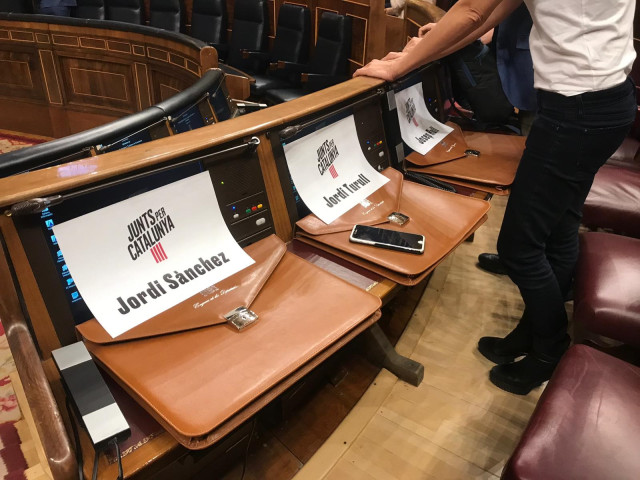 Junts reserva sitio a sus diputados presos en una posición central del hemiciclo para garantizar su visibilidad