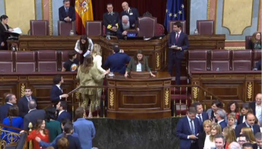 Colapso en el Congreso durante la primera votación