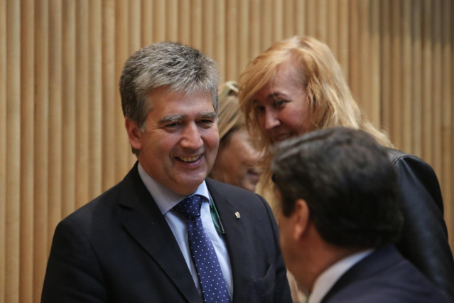 PP y Cs anuncian escritos en el Senado para que se suspenda a Romeva y el PSOE evita pronunciarse antes que los letrados