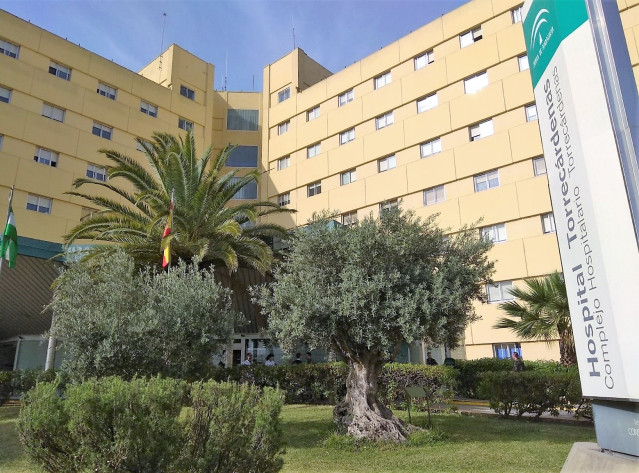Almería.- El Hospital Torrecárdenas incorpora un robot quirúrgico para intervenciones más precisas y menos invasivas