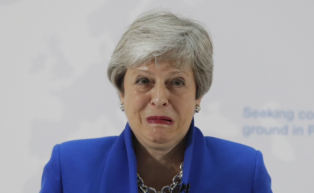 Theresa May propone un segundo referéndum para aprobar su acuerdo