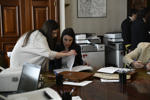 Diputados de diferentes formaciones políticas presentan sus credenciales en el Congreso de los Diputados