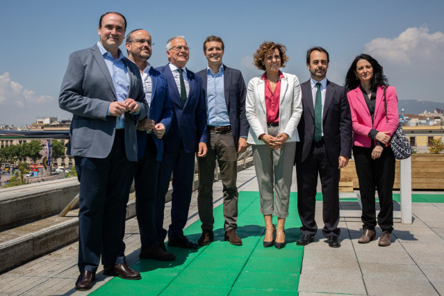 El presidente del PP, Pablo Casado y diferentes miembros del partido, visitan el Hub tecnológico Pier01 Tech City de Barcelona
