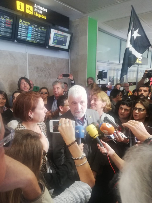 26A.- Matamala irá al Senado para 