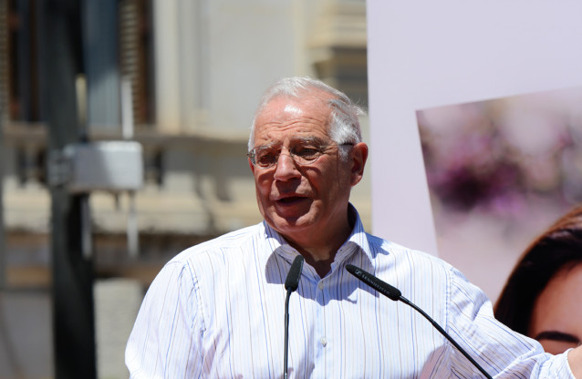 Mitin del PSOE en la Plaza del Ayuntamiento de Valencia