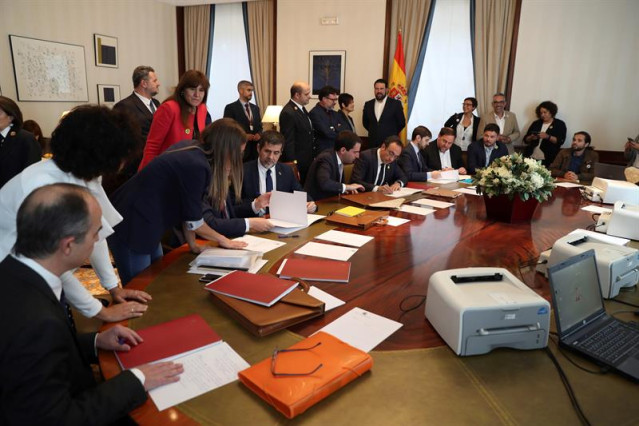 Los parlamentarios presos por el 'procés' se acreditan en el Congreso y el Senado bajo supervisión policial