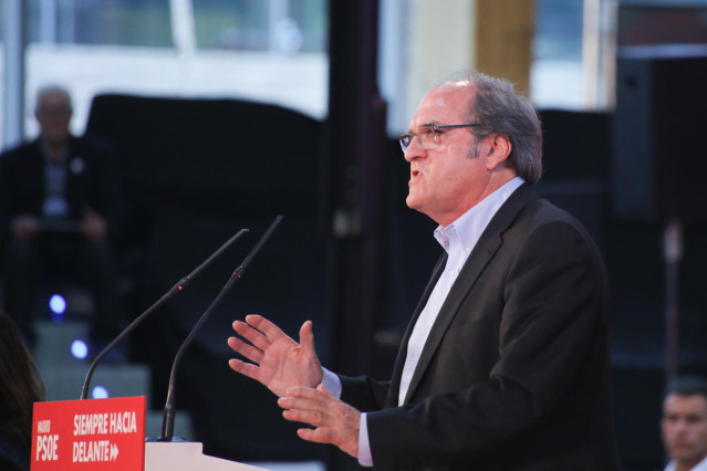Mitin del PSOE en el Pabellón Multiusos Espartales de Alcalá de Henares en Madrid