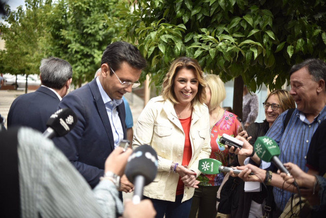 Díaz denuncia que PP y Cs ponen en 