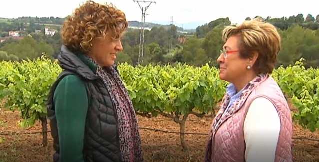26M.- Montserrat Pasa Su Jornada De Reflexión Dando Un Paseo Rural En Familia En San Sadurni (Barcelona)