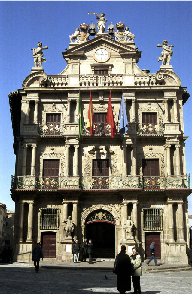 Fachada del Ayuntamiento de Pamplona.