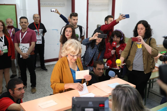 26M.- Carmena, Que Dice No Estar Nerviosa, Se Siente Como A La Espera De La Nota Después De Haber Hecho 